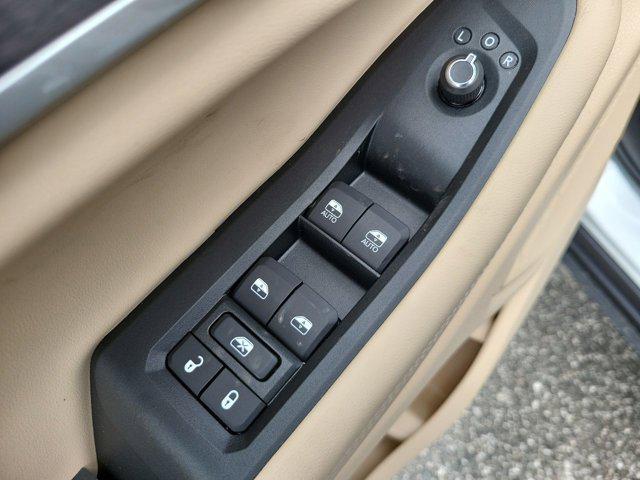 new 2025 Jeep Grand Cherokee car, priced at $38,577