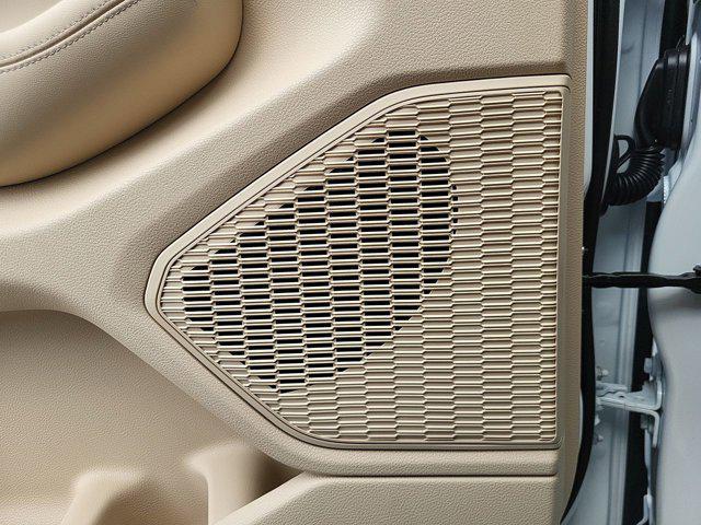 new 2025 Jeep Grand Cherokee car, priced at $38,577