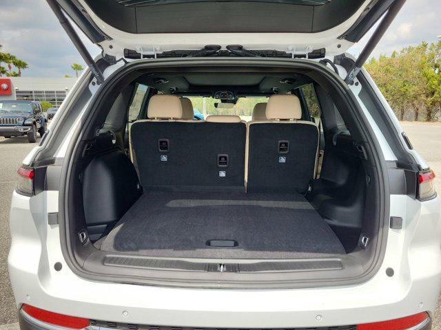 new 2025 Jeep Grand Cherokee car, priced at $38,577