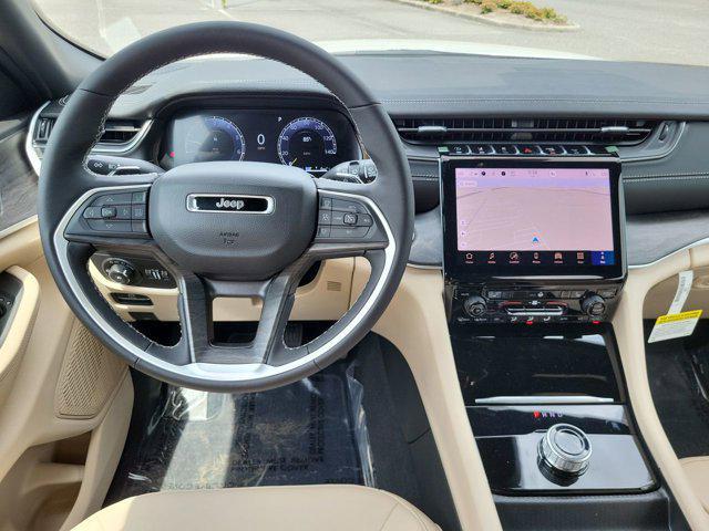 new 2025 Jeep Grand Cherokee car, priced at $38,577
