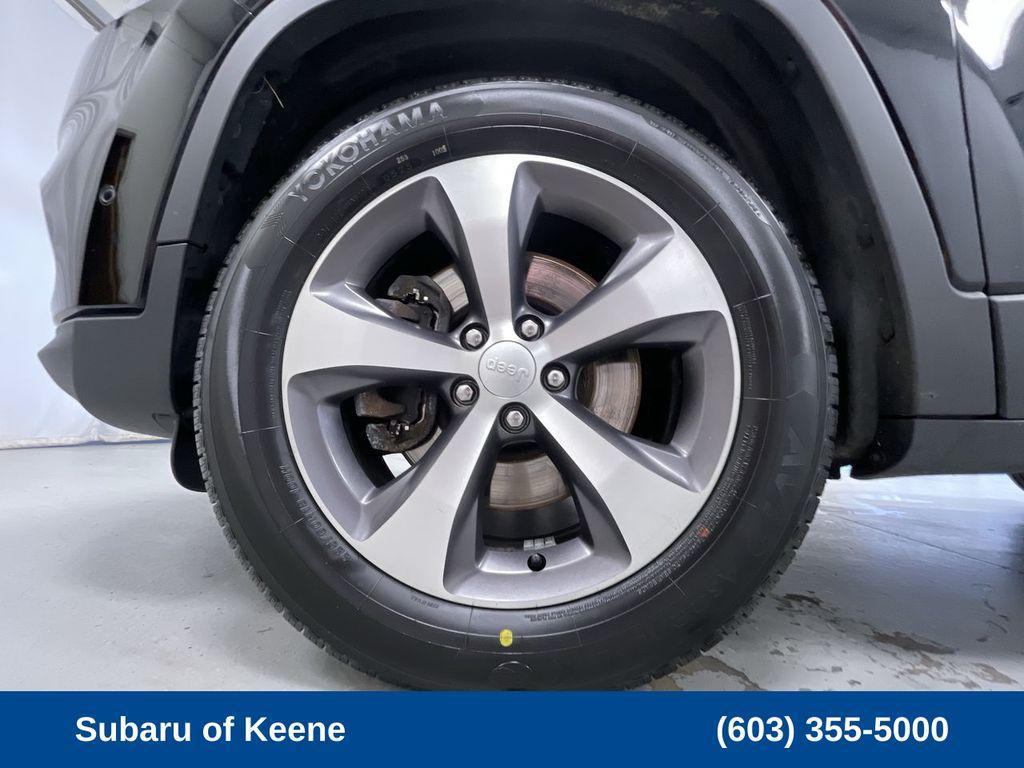 used 2021 Jeep Cherokee car, priced at $17,936