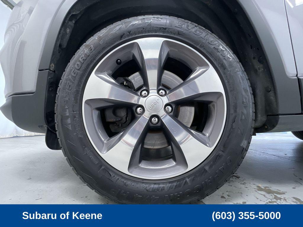used 2019 Jeep Cherokee car, priced at $16,554