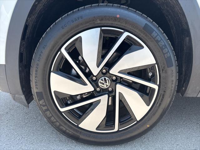 used 2024 Volkswagen Atlas car, priced at $30,000