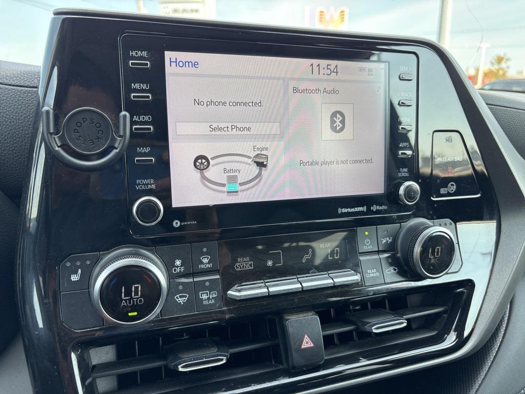 used 2022 Toyota Highlander Hybrid car, priced at $30,000
