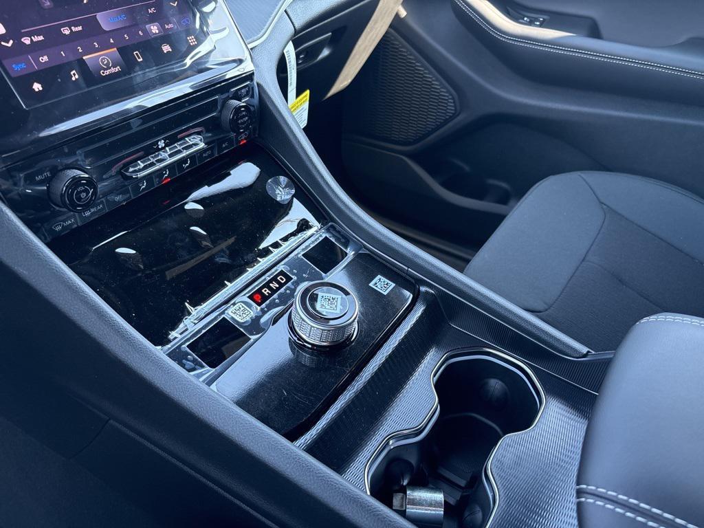 new 2025 Jeep Grand Cherokee car, priced at $34,754