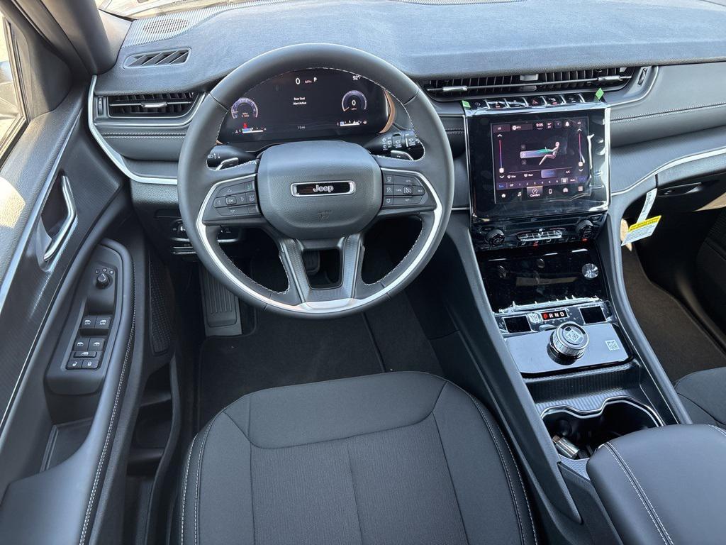 new 2025 Jeep Grand Cherokee car, priced at $34,754
