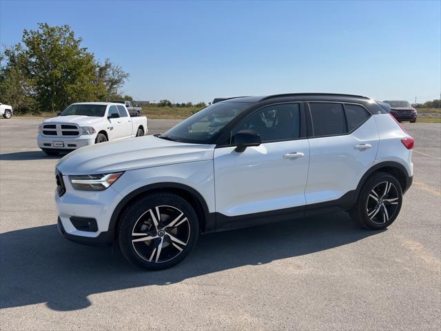 used 2020 Volvo XC40 car, priced at $25,000