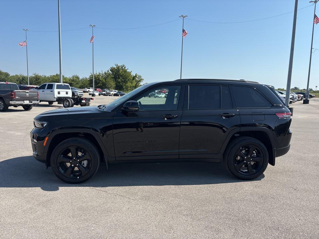 new 2025 Jeep Grand Cherokee car, priced at $47,667