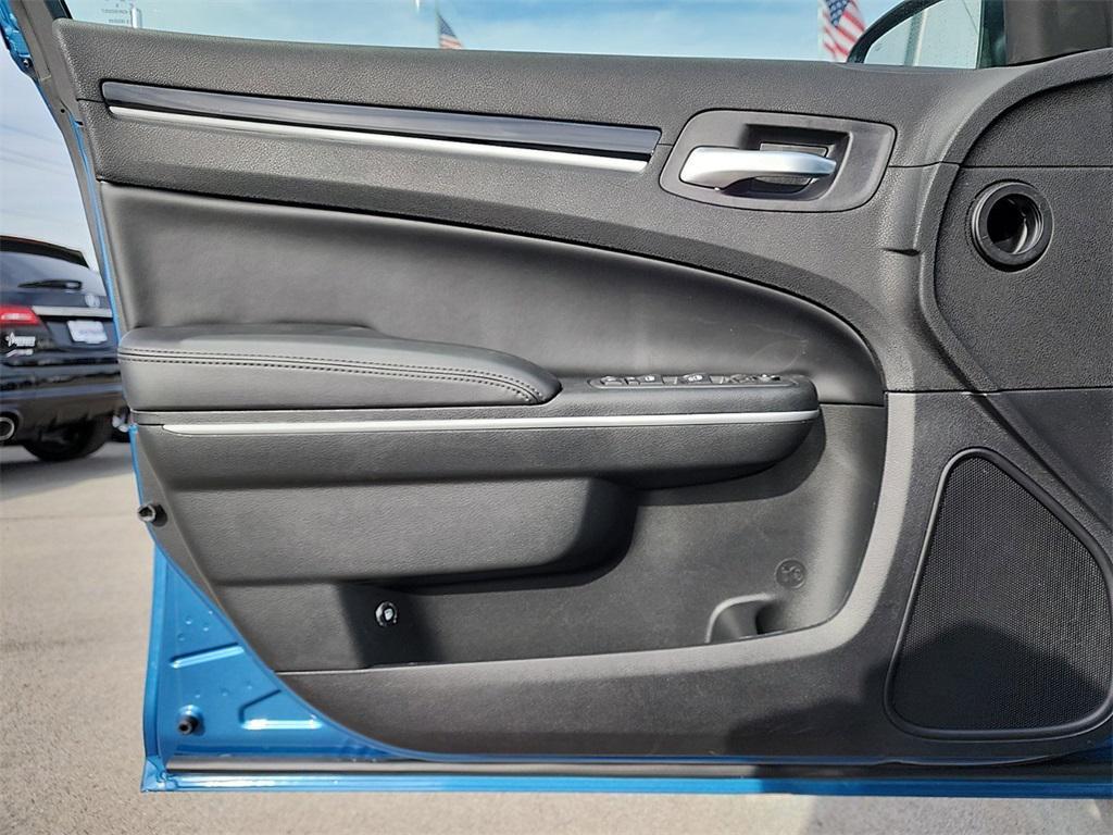 new 2023 Chrysler 300 car, priced at $33,490