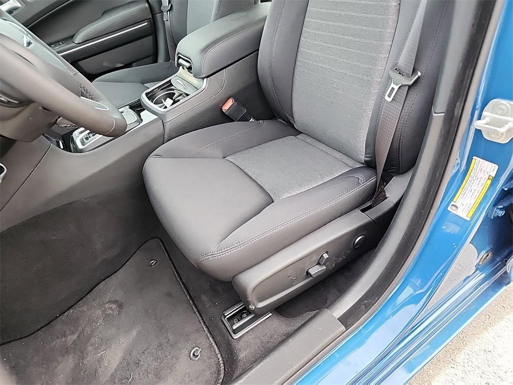 new 2023 Chrysler 300 car, priced at $33,490