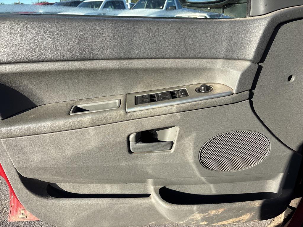 used 2005 Jeep Grand Cherokee car, priced at $3,999