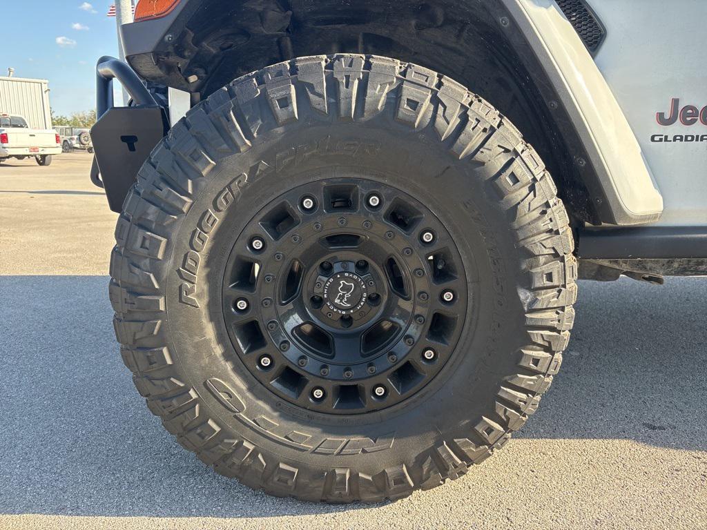 used 2020 Jeep Gladiator car, priced at $33,423