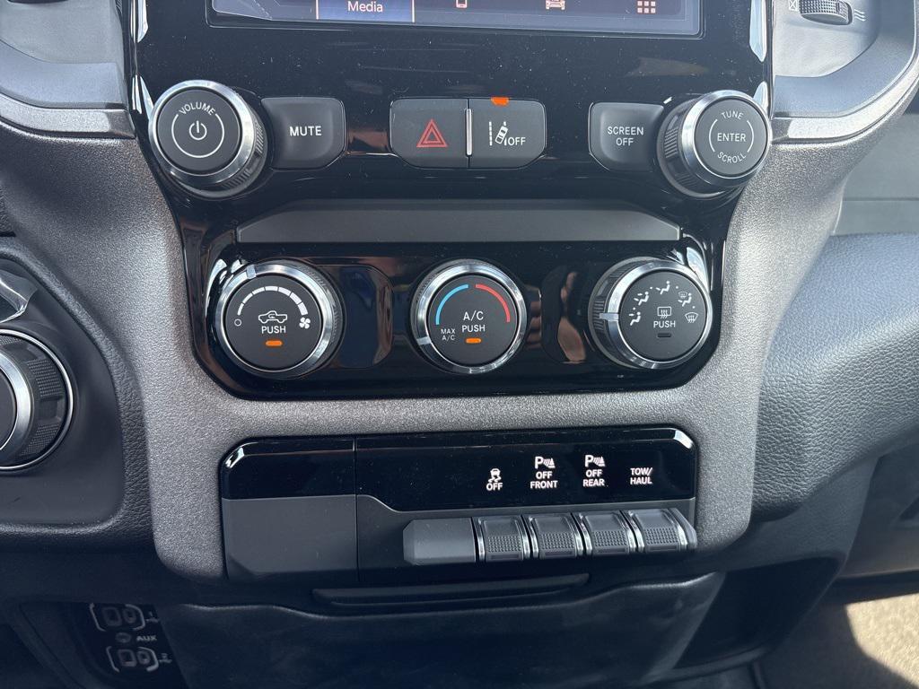 new 2025 Ram 1500 car, priced at $39,272