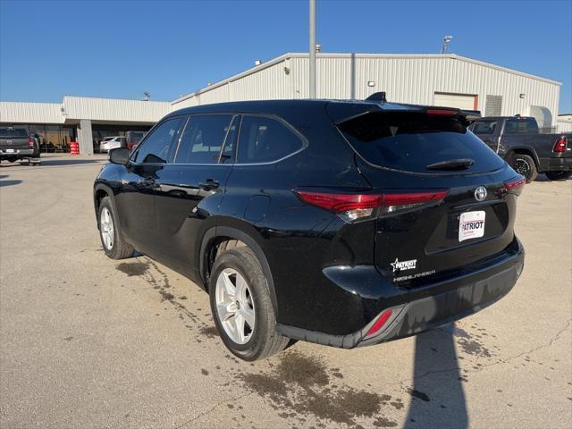 used 2021 Toyota Highlander car, priced at $25,700