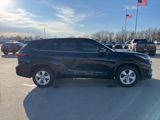 used 2021 Toyota Highlander car, priced at $25,700