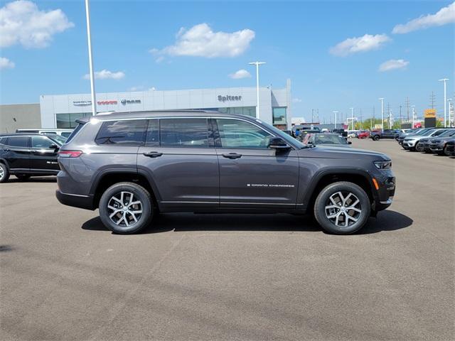 new 2024 Jeep Grand Cherokee L car, priced at $45,380