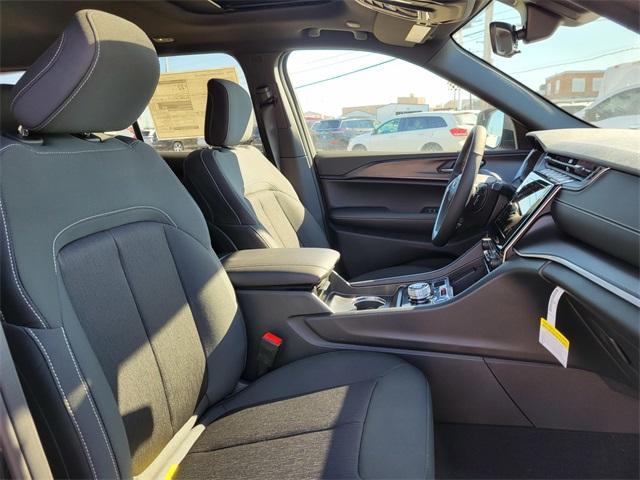 new 2025 Jeep Grand Cherokee car, priced at $39,520