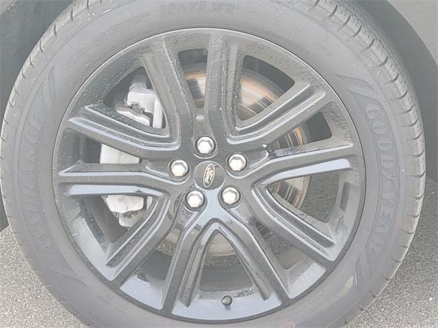 used 2021 Ford Edge car, priced at $27,438