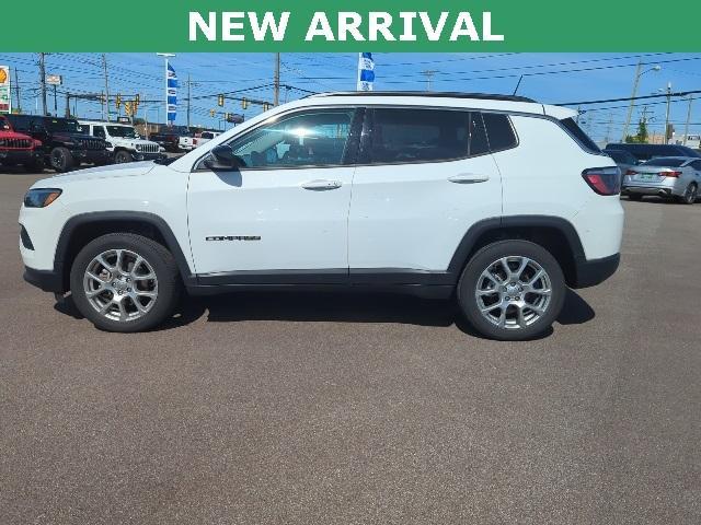 used 2022 Jeep Compass car, priced at $23,826