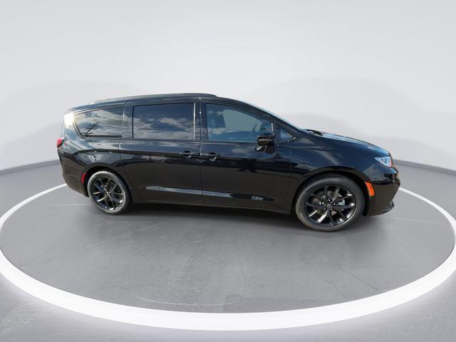 new 2026 Chrysler Pacifica car, priced at $45,102