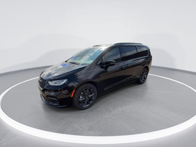 new 2026 Chrysler Pacifica car, priced at $43,396