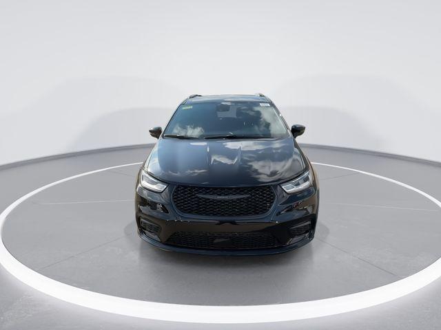 new 2026 Chrysler Pacifica car, priced at $43,396