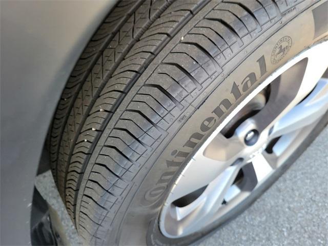 used 2022 Jeep Cherokee car, priced at $30,652