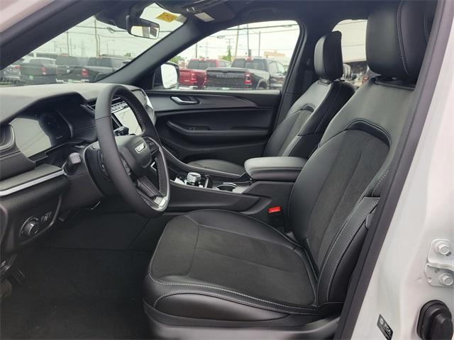 new 2025 Jeep Grand Cherokee car, priced at $41,305