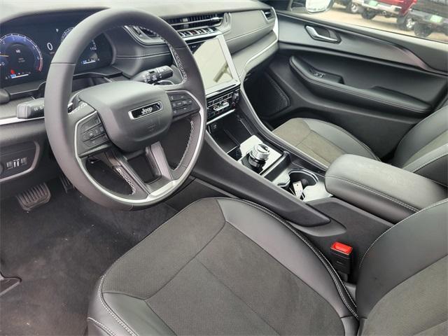 new 2025 Jeep Grand Cherokee car, priced at $41,305