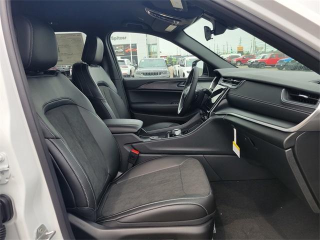 new 2025 Jeep Grand Cherokee car, priced at $41,305