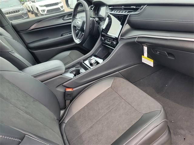 new 2025 Jeep Grand Cherokee car, priced at $41,305