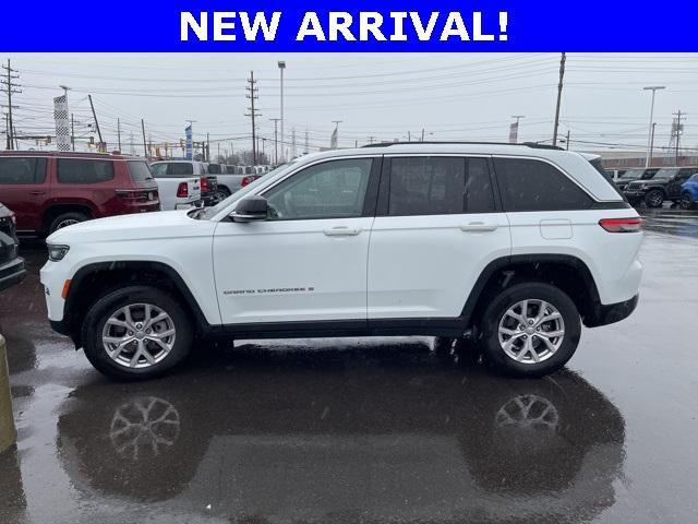 used 2022 Jeep Grand Cherokee car, priced at $31,071