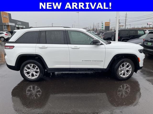 used 2022 Jeep Grand Cherokee car, priced at $31,071