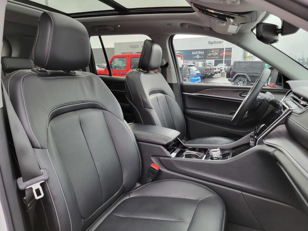 used 2022 Jeep Grand Cherokee car, priced at $33,888