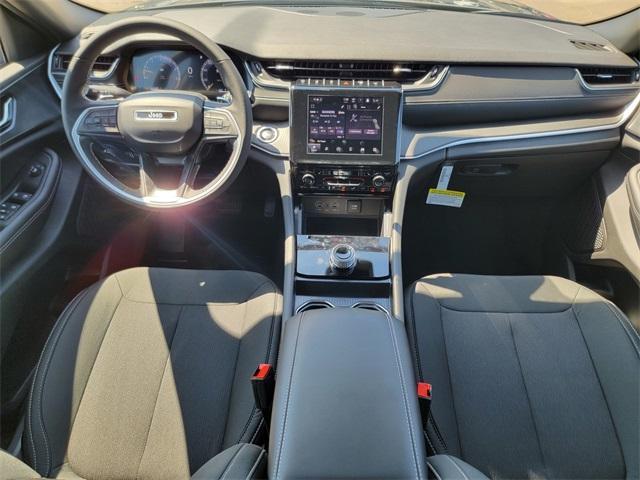new 2025 Jeep Grand Cherokee car, priced at $41,272