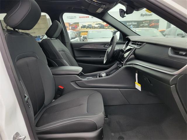 new 2025 Jeep Grand Cherokee car, priced at $42,575