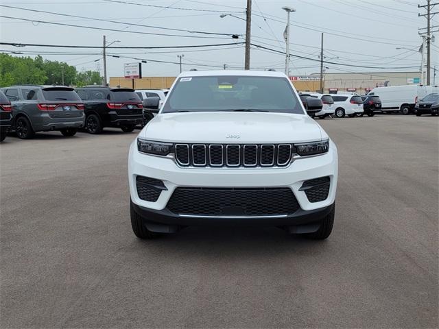 new 2025 Jeep Grand Cherokee car, priced at $42,575