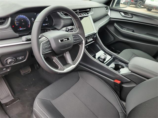 new 2025 Jeep Grand Cherokee car, priced at $42,575