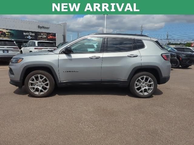 used 2022 Jeep Compass car, priced at $23,423