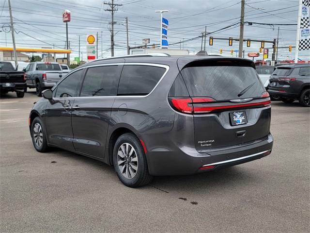 used 2021 Chrysler Pacifica car, priced at $21,444