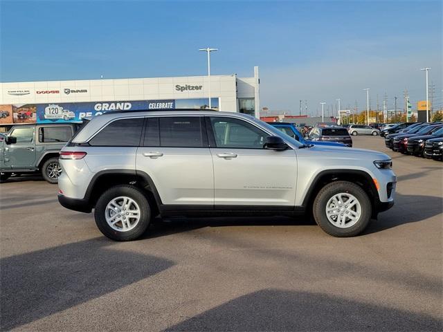 new 2025 Jeep Grand Cherokee car, priced at $43,220