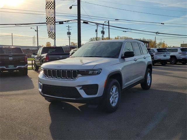 new 2025 Jeep Grand Cherokee car, priced at $43,220