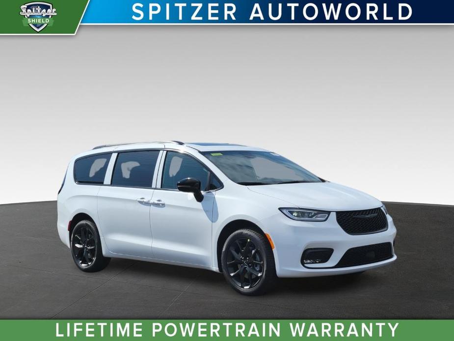 new 2024 Chrysler Pacifica car, priced at $56,287