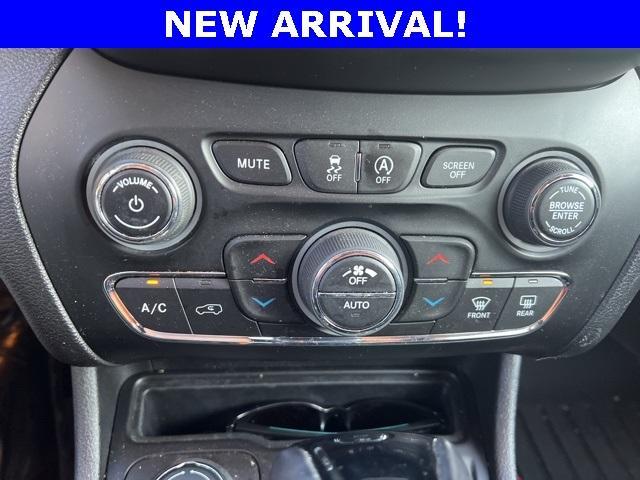 used 2020 Jeep Cherokee car, priced at $20,014