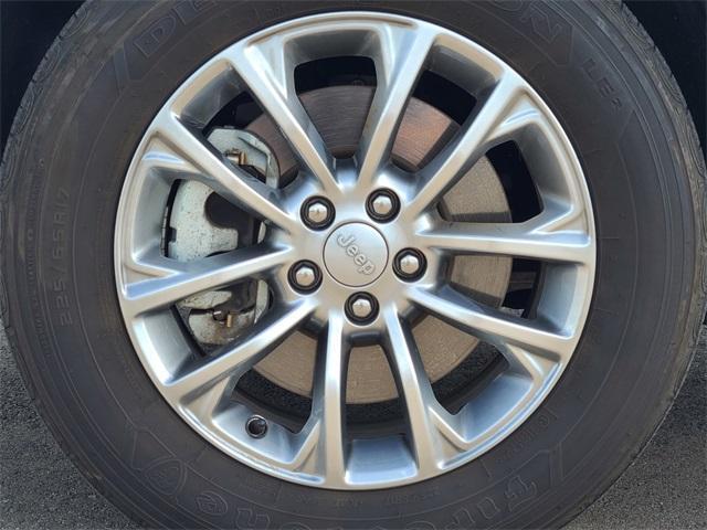 used 2021 Jeep Cherokee car, priced at $23,322