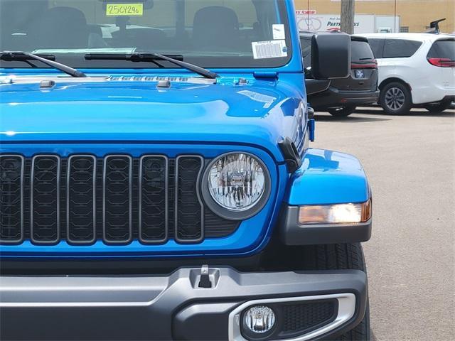 new 2025 Jeep Gladiator car, priced at $43,638