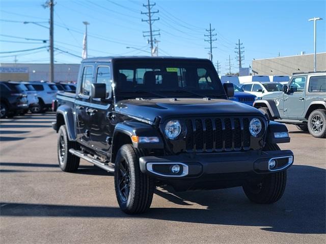 used 2021 Jeep Gladiator car, priced at $31,444