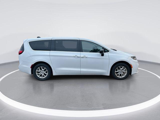 used 2024 Chrysler Pacifica car, priced at $29,428