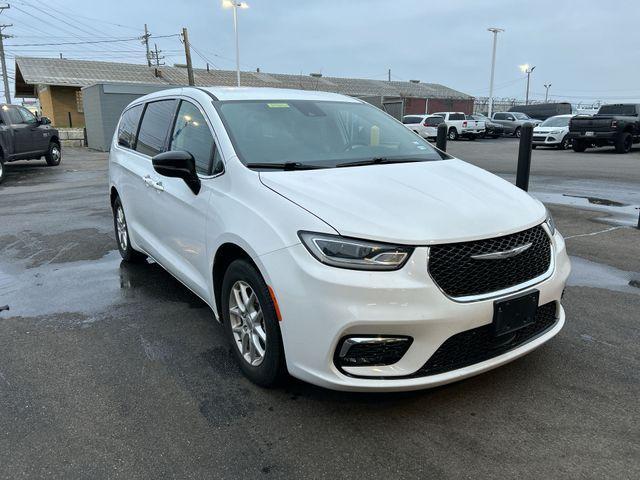used 2024 Chrysler Pacifica car, priced at $29,428