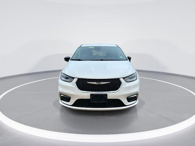 used 2024 Chrysler Pacifica car, priced at $29,428